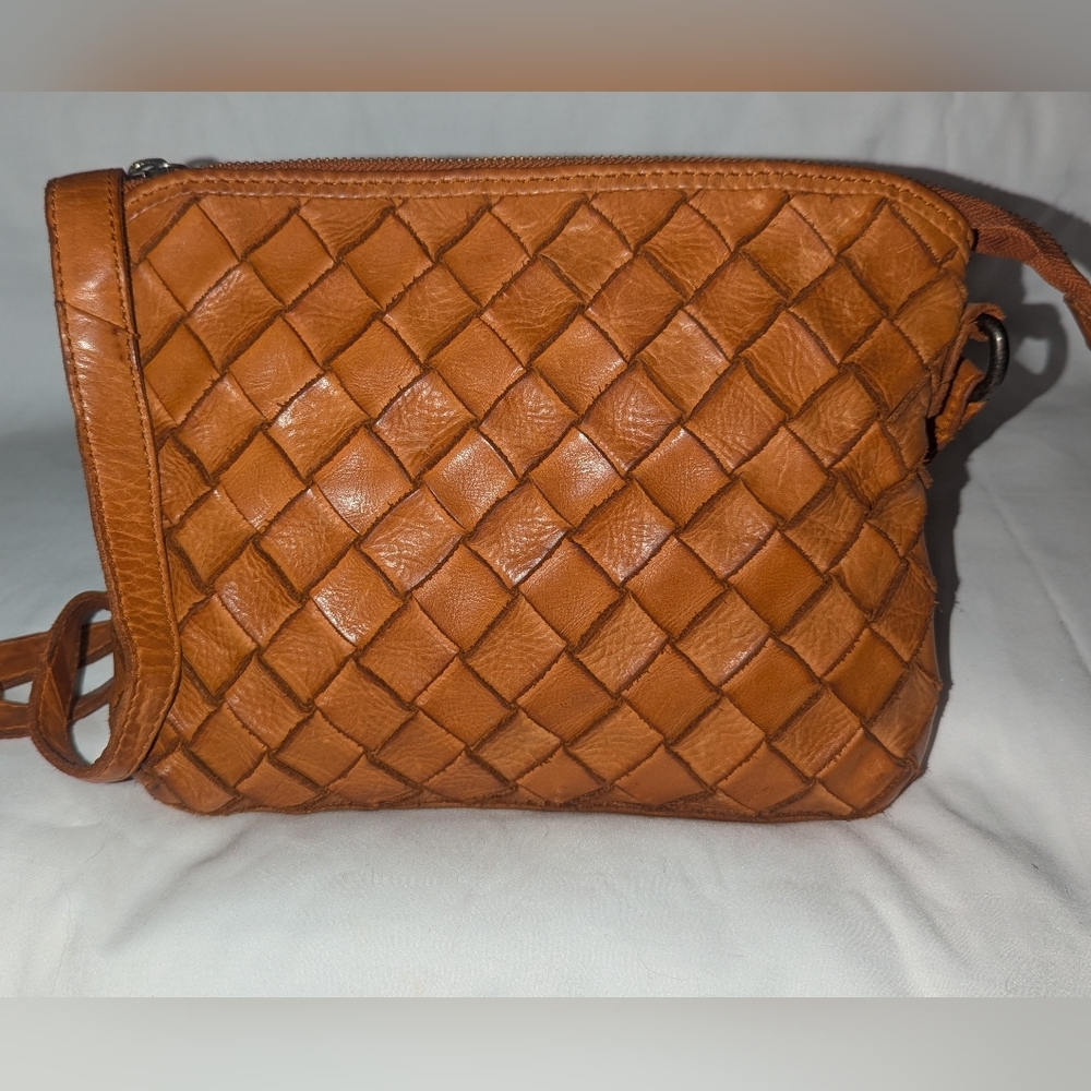 Vilenca Holland Tan Woven Leather Crossbody Bag